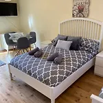 The Ashton Gate Mews 게스트하우스 브리스틀