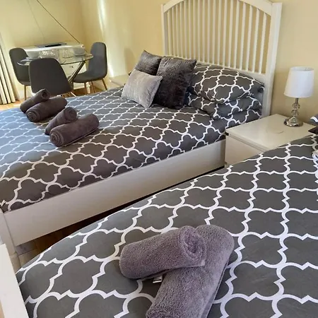 The Ashton Gate Mews Гостевой дом Бристоль