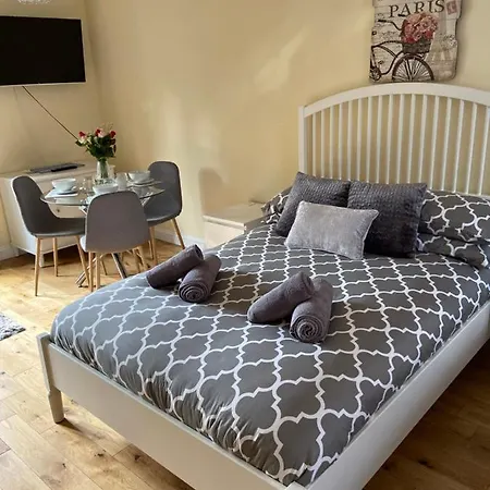 The Ashton Gate Mews Pensionat 3*