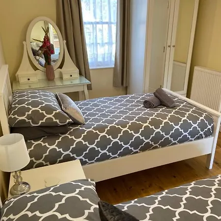 The Ashton Gate Mews Гостевой дом Бристоль