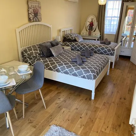 The Ashton Gate Mews Pensionat